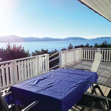 2 Bedroom In Strandvik Apartment Dalland
